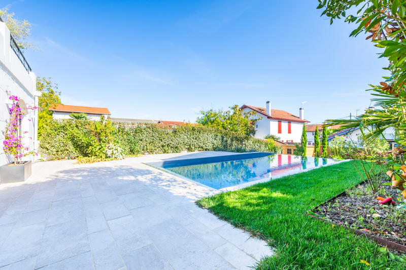 Maison - 195 m² - 7 pièces