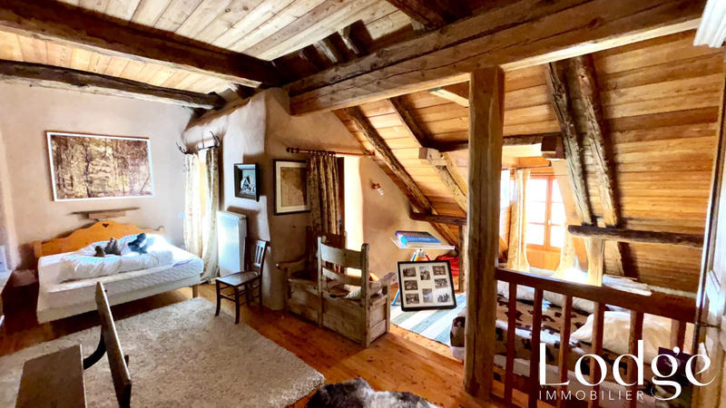 Maison - 440 m² - 12 pièces