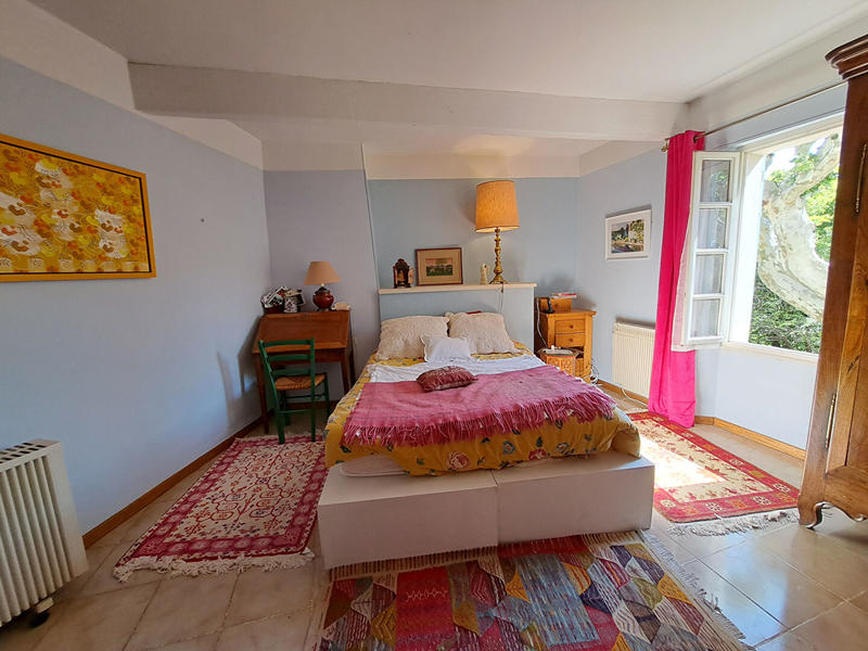 Maison - 241 m² - 9 pièces