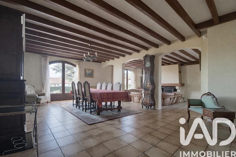 Maison - 180 m² - 5 pièces