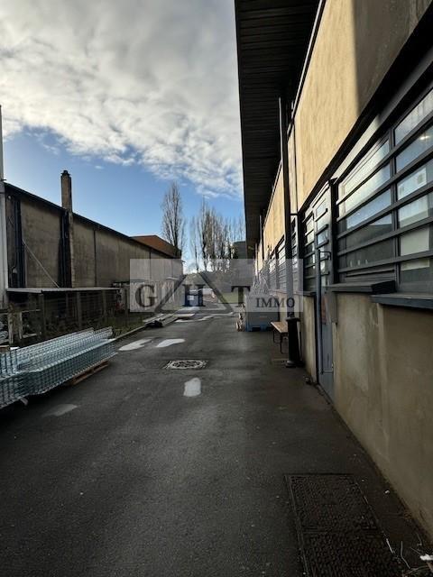 Entrepôt - 3 101 m²
