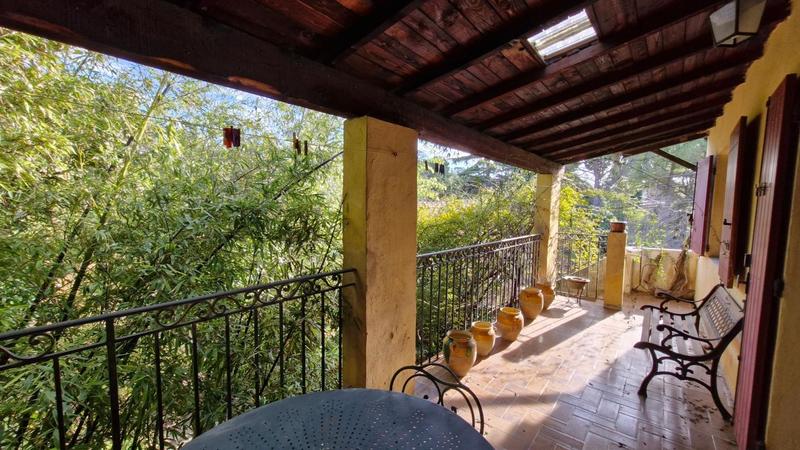 Maison - 201 m² - 7 pièces