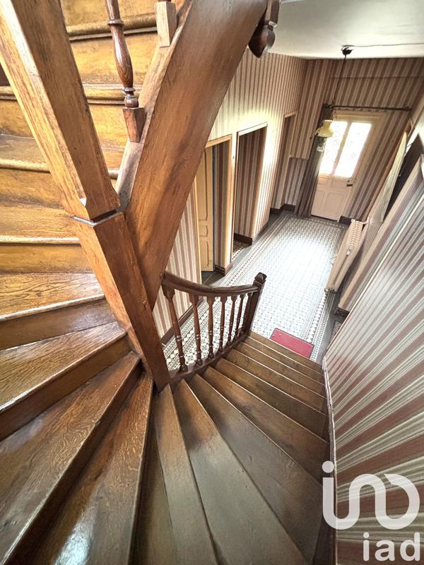 Maison - 201 m² - 7 pièces