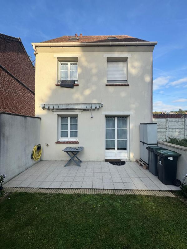 Maison - 87 m² - 4 pièces