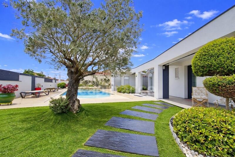 Maison - 180 m² - 5 pièces