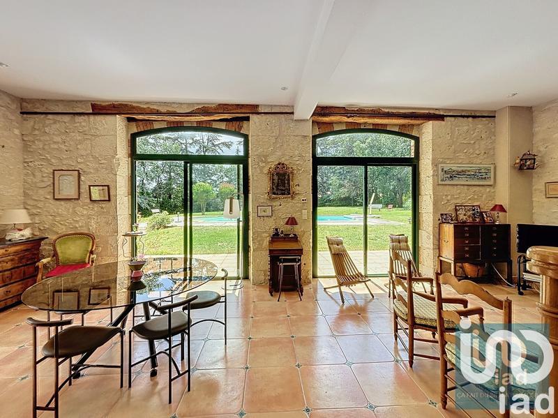 Maison - 607 m² - 22 pièces