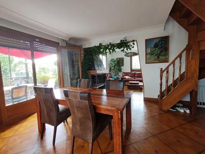 Maison - 143 m² - 6 pièces