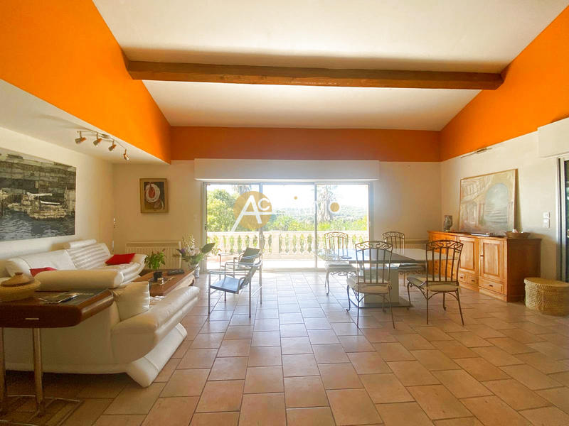 Maison - 170 m² - 5 pièces