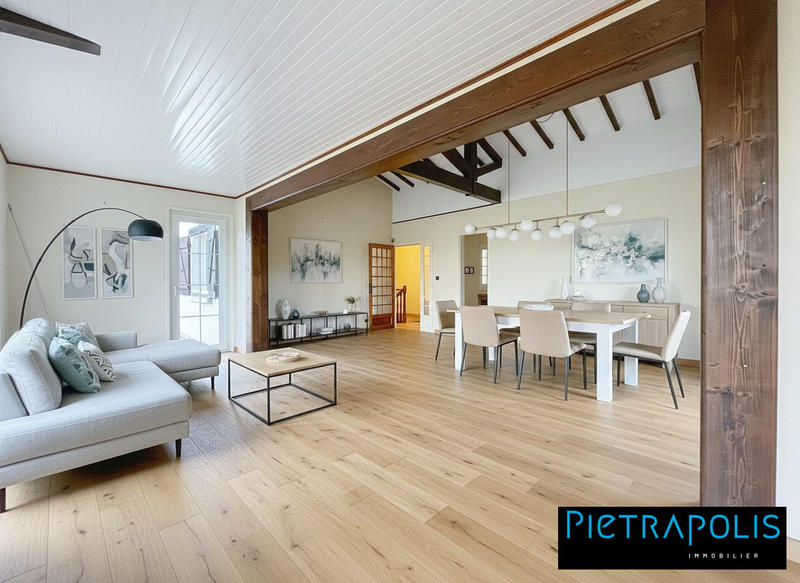 Maison - 245 m² - 10 pièces