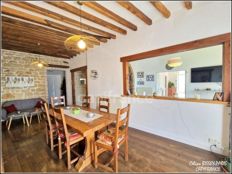 Maison - 208 m² - 7 pièces