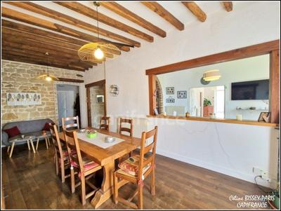Maison - 208 m² - 7 pièces