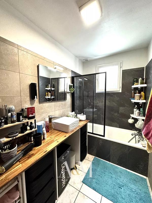 Villa - 90 m² - 4 pièces