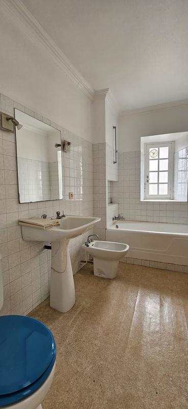 Maison - 203 m² - 9 pièces