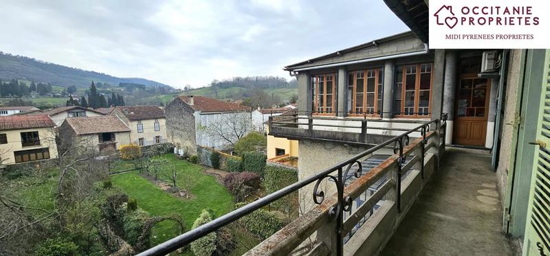 Maison de village - 242 m² - 10 pièces