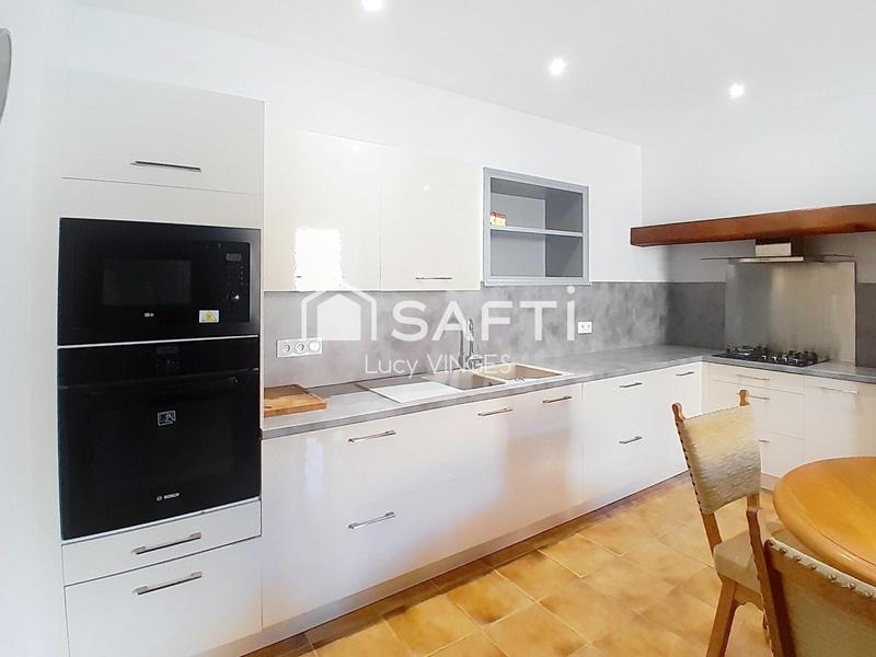 Maison - 211 m² - 8 pièces