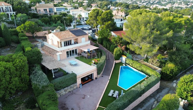 Maison - 173 m² - 7 pièces