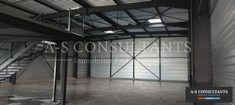 Local d'activité / Entrepôt - 471 m²