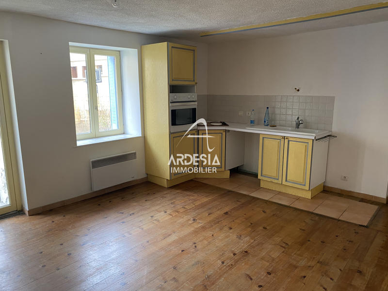 Maison - 180 m² - 9 pièces