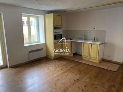 Maison - 180 m² - 9 pièces