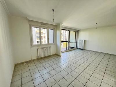 Appartement - 72 m² - 4 pièces