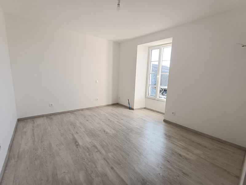 Maison - 253 m² - 8 pièces