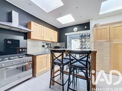 Maison - 96 m² - 4 pièces