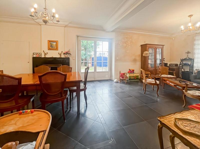 Maison - 178 m² - 7 pièces