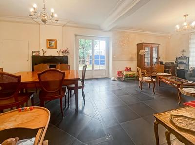 Maison - 178 m² - 7 pièces