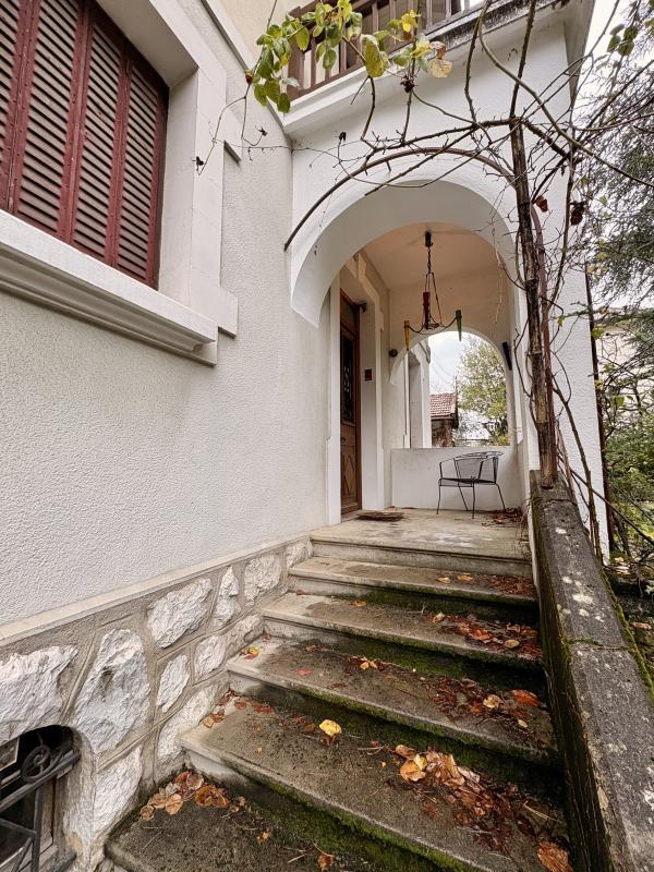 Maison - 180 m² - 6 pièces