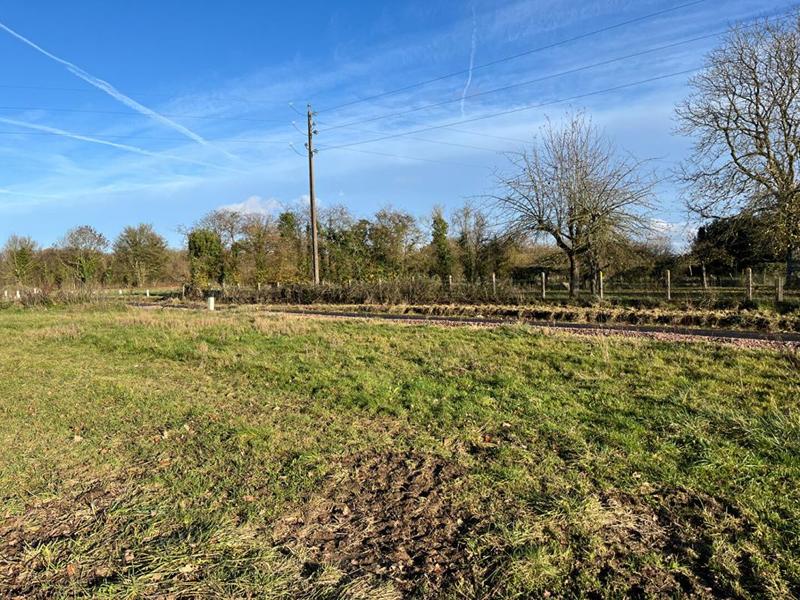 Terrain de lotissements - 696 m²