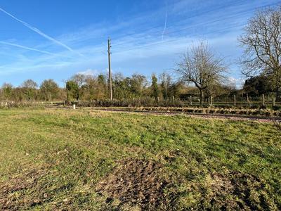 Terrain de lotissements - 696 m²