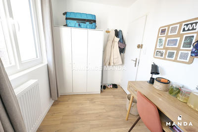 Chambre - 10 m² - 4 pièces