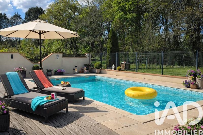 Maison - 187 m² - 8 pièces