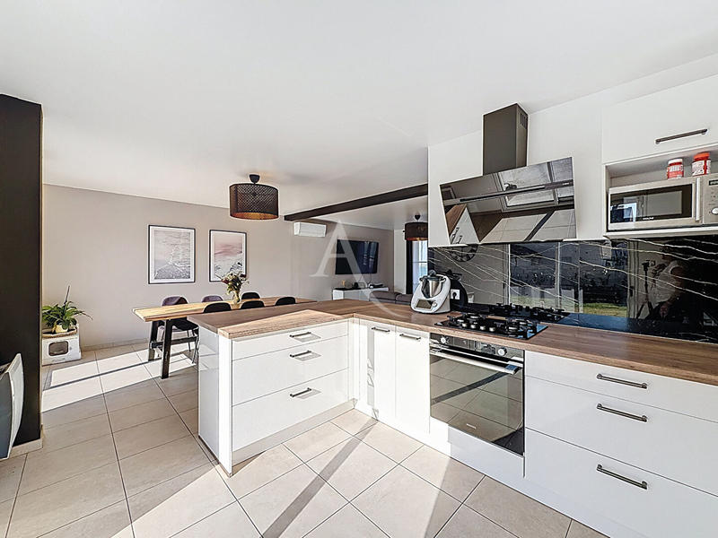 Maison - 116 m² - 6 pièces