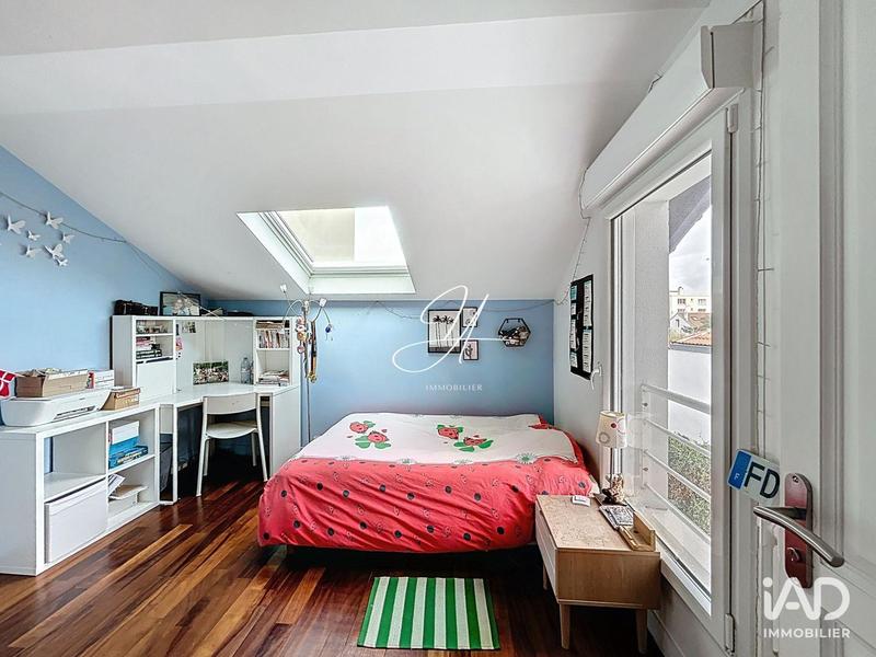 Maison - 193 m² - 9 pièces