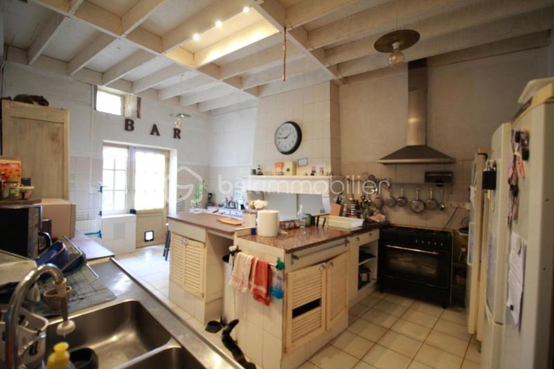 Corps de ferme - 300 m² - 10 pièces