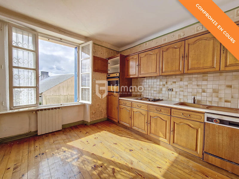 Maison - 182 m² - 8 pièces