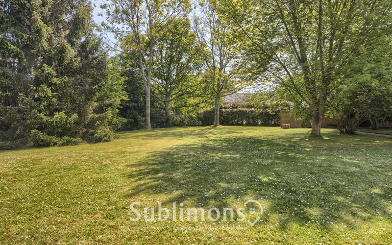 Maison - 231 m² - 9 pièces