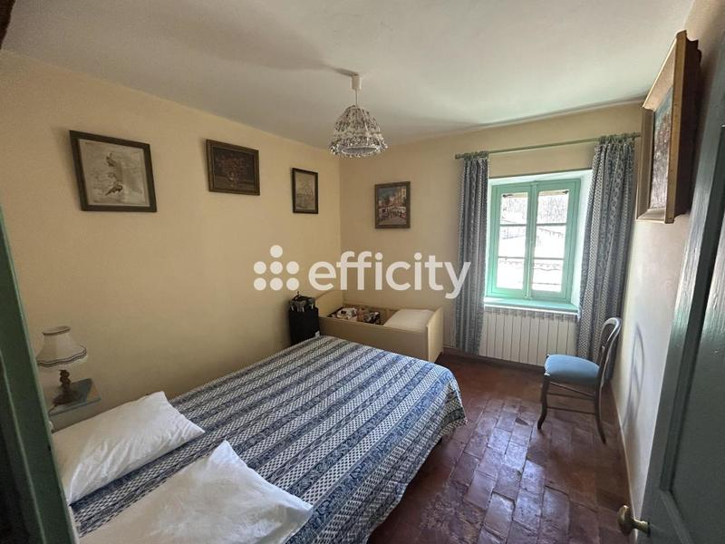 Maison - 207 m² - 8 pièces