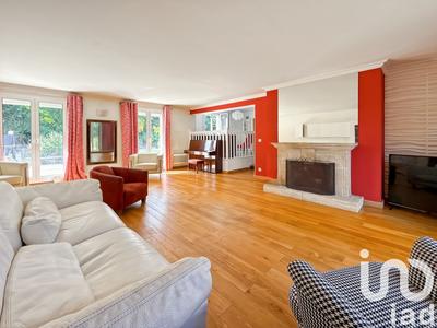 Maison - 209 m² - 8 pièces