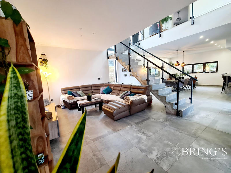 Maison - 162 m² - 5 pièces