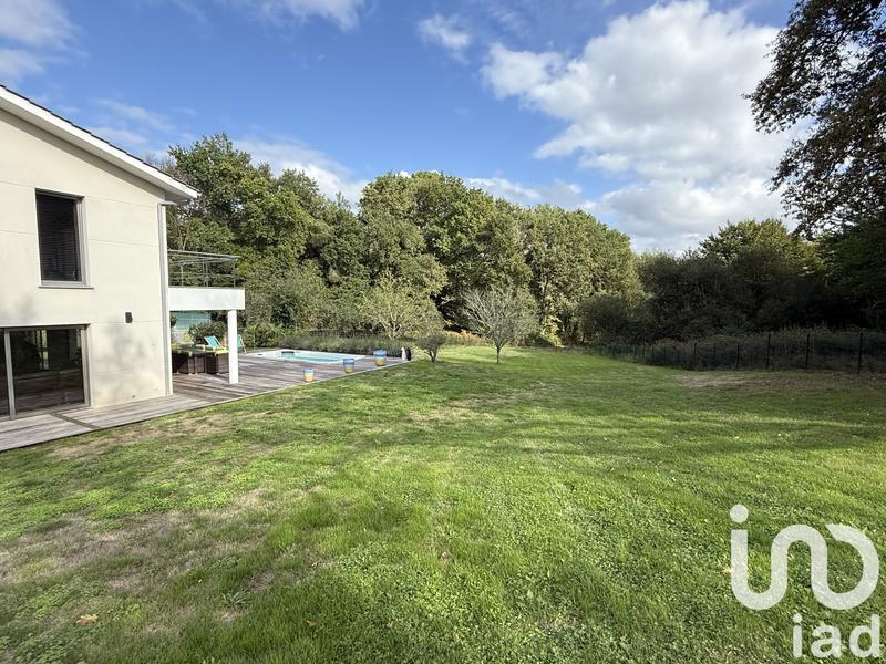 Maison - 210 m² - 7 pièces