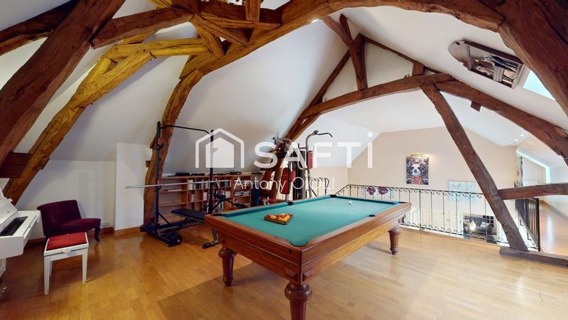 Maison - 367 m² - 16 pièces