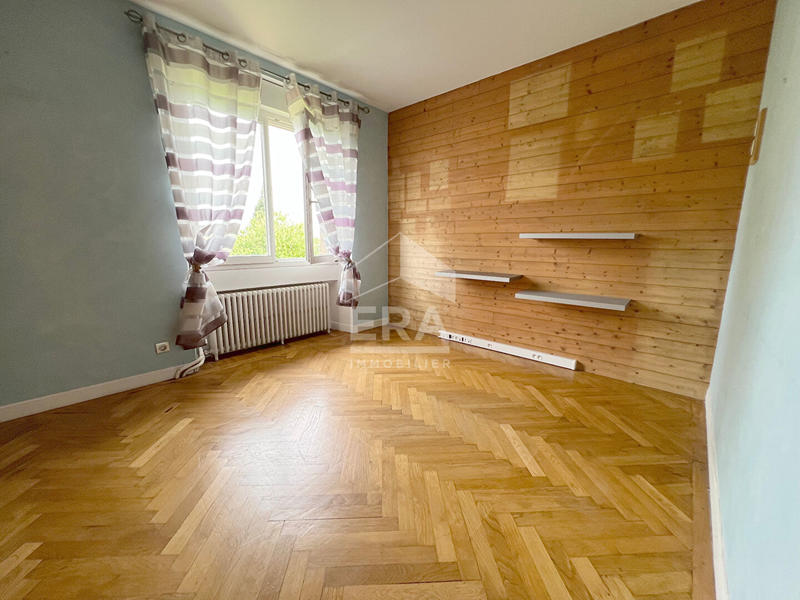 Maison - 216 m² - 9 pièces