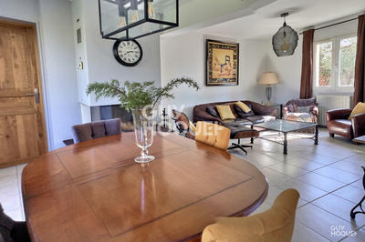 Maison - 220 m² - 9 pièces