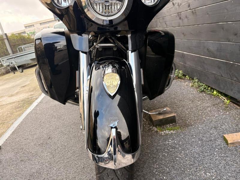 Indian Roadmaster Black &amp; Ivory