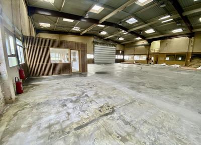 Local d'activité / Entrepôt - 1 535 m²