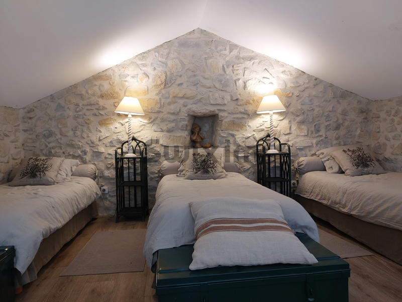 Propriété - 220 m² - 8 pièces