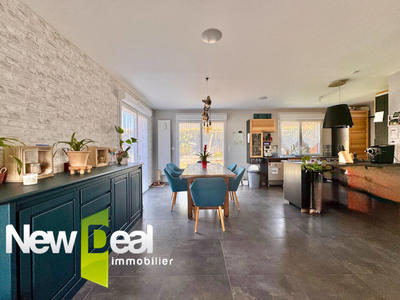 Maison - 94 m² - 5 pièces