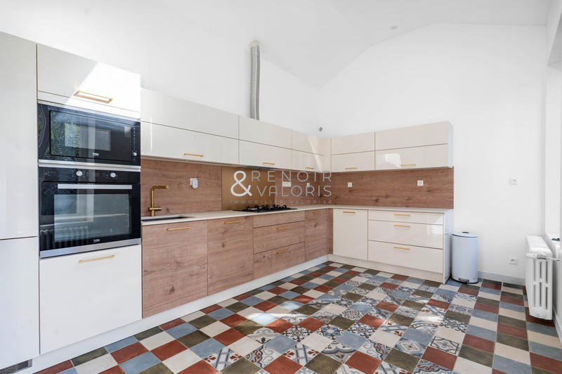 Appartement - 160 m² - 4 pièces